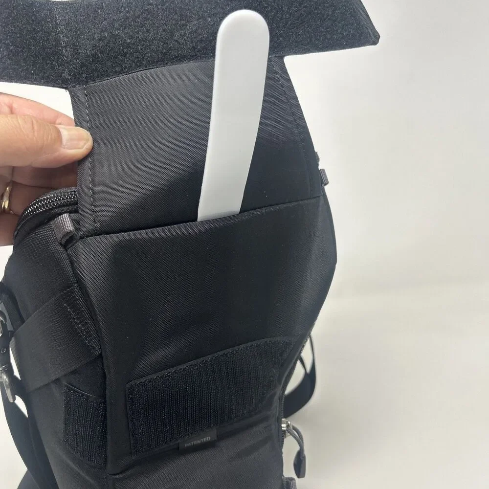 Think Tank Digital Holster 40 V2.0 Bag Zipper Secured Lid Travel Black